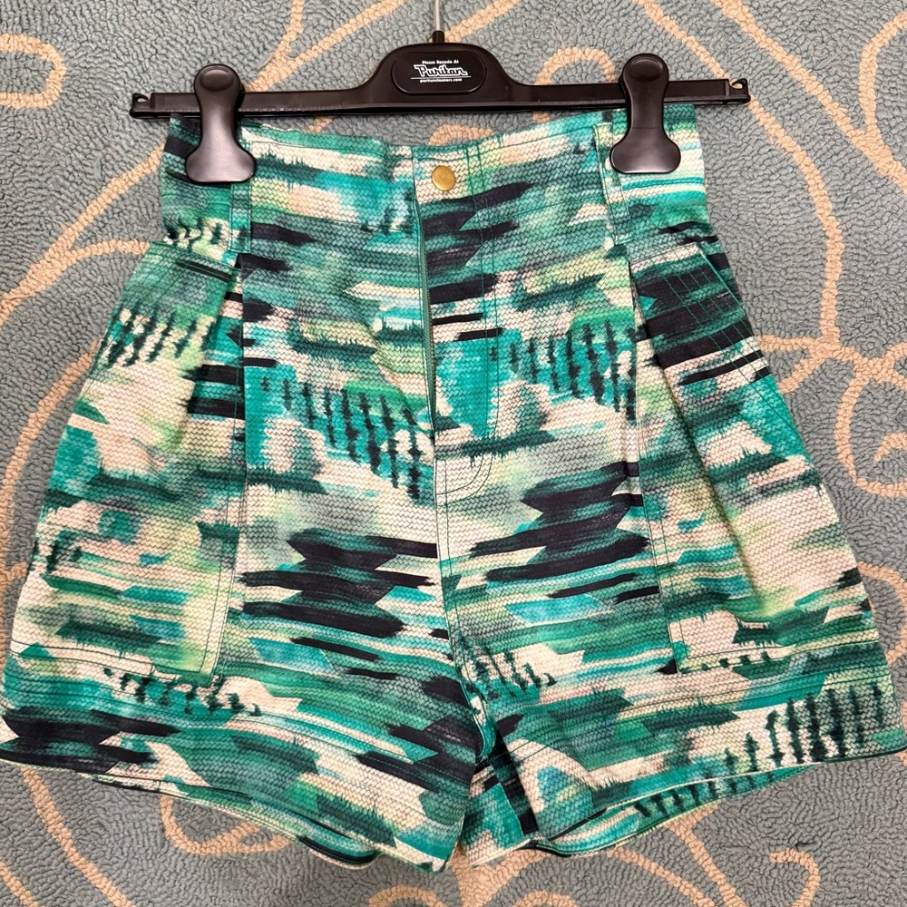 CHUFY Ikat Patterned Belted Shorts    Gone Jammin (Size Small)